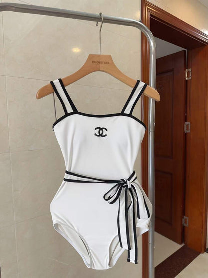 Maillot de Bain Une Pièce Femme – Chic &amp; Intemporel